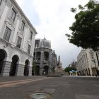Casco. Los edificios del Municipio, la Gobernación del Guayas, en el centro, son algunos de los inmuebles patrimoniales con que cuenta la ciudad.