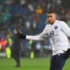 El delantero francés del Paris Saint-Germain, Kylian Mbappe, se calienta antes del partido de fútbol del grupo A de la UEFA Champions League contra el Paris Saint-Germain FC en el estadio Santiago Bernabeu en Madrid el 26 de noviembre de 2019. / AFP / GABRIEL BOUYS FBL-C1-EUR-REAL MADRID-PSG |




Paris Saint-Germain"s French forward Kylian Mbappe warms up before the UEFA Champions League group A football match against Paris Saint-Germain FC at the Santiago Bernabeu stadium in Madrid on November 26, 2019. / AFP / GABRIEL BOUYS FBL-C1-EUR-REAL MADRID-PSG |