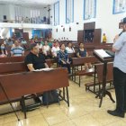 Fieles de la iglesia Inmaculada Concepción acudió a escuchar la charla de Cristóbal Flores.