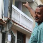 Un trabajador se electrocutó cuando trabajaba en Sauces 3. El transformador explotó.