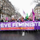 Comienzo de la manifestación con el lema "Huelga feminista, grandes triunfadoras: el regreso" en referencia al movimiento contra la reforma de las pensiones durante el día internacional de lucha por los derechos de la mujer en París, Francia, 08 de marzo de 2023.