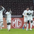 José Angulo (i) marcó el segundo gol en la victoria de Liga de Quito sobre Delfín.