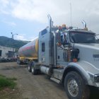 Vehículo. Un tanquero figura entre las evidencias del posible delito.