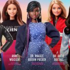 Fotografía cedida por la compañía Mattel donde aparecen las siete muñecas Barbie inspiradas en mujeres que han hecho carrera en los campos de la ciencia y la tecnología