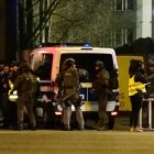 El ataque se produjo poco después de las 20.00 GMT, cuando el agresor entró en el edificio de tres plantas.