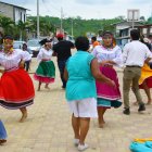 Actividad. Un grupo de jóvenes exhibe sus oficios en danza andina.