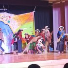 Riobamba. Un grupo de niños representa a las hieleras del Chimborazo.