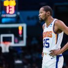 El alaero Kevin Durant solo ha disputado tres juegos desde que se unió a los Suns.