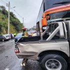 Accidente. Un bus y cinco vehículos livianos resultaron involucrados en un accidente vial, en la Simón Bolívar, sector Vista Hermosa.