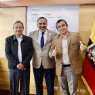 El legislado Mariano Curicama (i) en sus actividades como asambleísta.