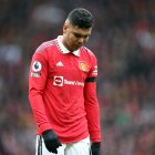 Manchester (United Kingdom), 12/03/2023.- Casemiro of Manchester United walks off the pitch after receiving a red card in the English Premier League soccer match between Manchester United and Southampton in Manchester, Britain, 12 March 2023. (Reino Unido) EFE/EPA/Adam Vaughan EDITORIAL USE ONLY. No use with unauthorized audio, video, data, fixture lists, club/league logos or "live" services. Online in-match use limited to 120 images, no video emulation. No use in betting, games or single club/league/player publications