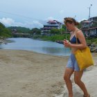 El estero que forma parte de Montañita es el sitio al que desembocan las aguas negras. Historicamente se han reportado quejas.