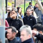 Santa Clara (United States), 13/03/2023.- Customers wait outside the headquarters of Silicon Valley Bank (SVB) in Santa Clara, California, USA, 13 March 2023. The Federal Deposit Insurance Corporation (FDIC) took control of the bank"s assets, making it the largest bank to do so since the 2008 finical crisis. (Estados Unidos) EFE/EPA/GEORGE NIKITIN