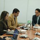 Sesión. Solamente Fernando Villavicencio acudió de forma presencial a la sesión de la Comisión de Fiscalización.