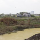 Deterioro. El agua del estero es turbia y desprende malos olores.