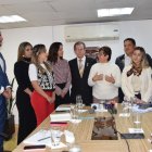 La presidenta y el vicepresidente del CPCCS en funciones intercambiaron palabras con los electos.