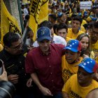 El líder opositor Henrique Capriles, del partido político Primero Justicia, asiste a un mitin el 10 de marzo de 2023 en Caracas (Venezuela). Las elecciones primarias antichavistas, programadas para el próximo 22 de octubre,