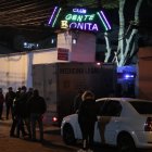 Criminales entraron a un cabaret y dispararon a clientes y trabajadores. Al salir también se ensañaron con gente de la vía pública.