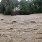 Daños. Según los moradores de la zona la corriente del río se llevó la infraestructura completa del puente