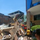 La tarde de este sábado se reportaron varios muertos, heridos y casas colapsadas tras el temblor