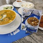 Restaurante. Elizabeth Santos, la tercera generación en el local Colada Morada.