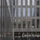 Zurich (Switzerland), 21/02/2022.- A view of the logo of Swiss bank Credit Suisse in Zurich, Switzerland, 21 February 2022. A major data leak linked to thousands of accounts from one of the world"s biggest private banks, Credit Suisse, allegedly exposed the hidden wealth of clients involved in drug trafficking, money laundering, corruption and other serious crimes. Credit Suisse released a statement on 20 February, where it "strongly rejects the allegations and insinuations about the bank"s purported business practices." (Suiza, Estados Unidos) EFE/EPA/ENNIO LEANZA