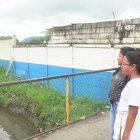 Una parte de la pared de la escuela Miguel Donoso se desplomó hace dos semanas.