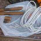 Investigación. Explosivos, fulminantes y otros objetos halló la policía.