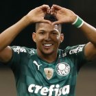 SAO PAULO, BRAZIL - APRIL 27: Rony of Palmeiras celebrates after scoring the first goal of his team during a match between Palmeiras and Independiente del Valle as part of Group A of Copa CONMEBOL Libertadores 2021 at Allianz Parque on April 27, 2021 in Sao Paulo, Brazil. (Photo by Andre Penner - Pool/Getty Images)