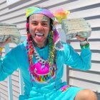 Tekashi 6ix9ine un artista del género urbano cuya vida ha girado en torno a la controversia.