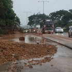 El derrumbe colapsó el tráfico en la vía Perimetral.