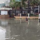 Usuarios del hospital del Seguro  Social de Babahoyo debían meterse al agua para poder acudir a citas médicas.