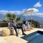 Según información compartida por la disquera, el dúo suma 8.1 billones de reproducciones combinadas en las plataformas digitales.