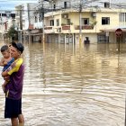 Desastre. Cientos de familias fueron afectadas por la inundación, que en ciertas zonas el agua llega a la cintura.