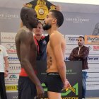 Abel Mina y Milan Prat durante la ceremonia de pesaje que se realizó en Alemania