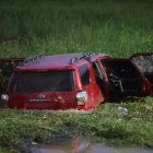 El vehículo quedó dentro de una zanja del sector.