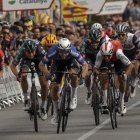 Karden Groves (c) se quedó con la sexta etapa de la prueba española.