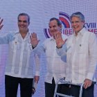 Traspaso. Guillermo Lasso estuvo en la Cumbre que se desarrolló en República Dominicana.