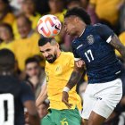 Sydney (Australia), 24/03/2023.- Aziz Behich (L) of Australia in action against Angelo Preciado of Ecuador during the soccer friendly match between Australia and Ecuador in Sydney, Australia 24 March 2023. (Futbol, Amistoso) EFE/EPA/DEAN LEWINS AUSTRALIA AND NEW ZEALAND OUT