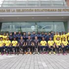Los seleccionados sub-17 de Ecuador, durante la toma oficial de la foto, previo al inicio del torneo.