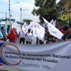 Los integrantes de la asociación de bares escolares protestaron en los exteriores del Distrito Educativo 4.