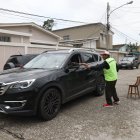 Han sido contratados por los residentes de la ciudadela, pero solo trabajan hasta las 18:00. Según los reportes policiales, los atracos a vehículos suceden después de esa hora