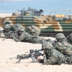 Corea del Sur y EE.UU. exhibieron hoy, por primera vez en cinco años, un gran operativo de desembarco anfibio enmarcado en Ssangyong,