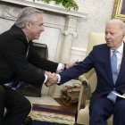 Ejecutivos.- El presidente de Argentina, Alberto Fernández y el presidente de Estados Unidos, Joe Biden.