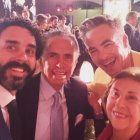 Don Alfonso con su esposa, Priscilla y el actor Cris