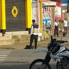 El guardia de seguridad permanece ahora en manos de la Policía, que continúa las investigaciones.