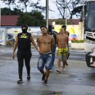 Uno de ellos es menor de edad. En el lugar encontraron un fusil, una ametralladora y una pistola.