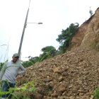 1. Deslaves. Una zona que era peatonal, actualmente está llena de escombros. C