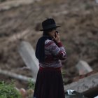 Esfuerzos. Desde el día del deslizamiento de tierra, los habitantes se han sumado a las labores de búsqueda.