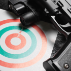 El porte de armas conlleva responsabilidades significativas, y el cumplimiento de los requisitos de la ley y los reglamentos